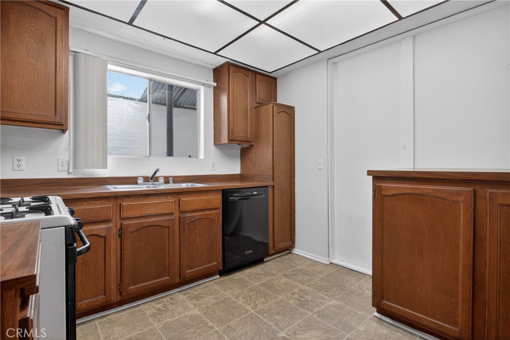 216 W Tujunga A Property Photo 11