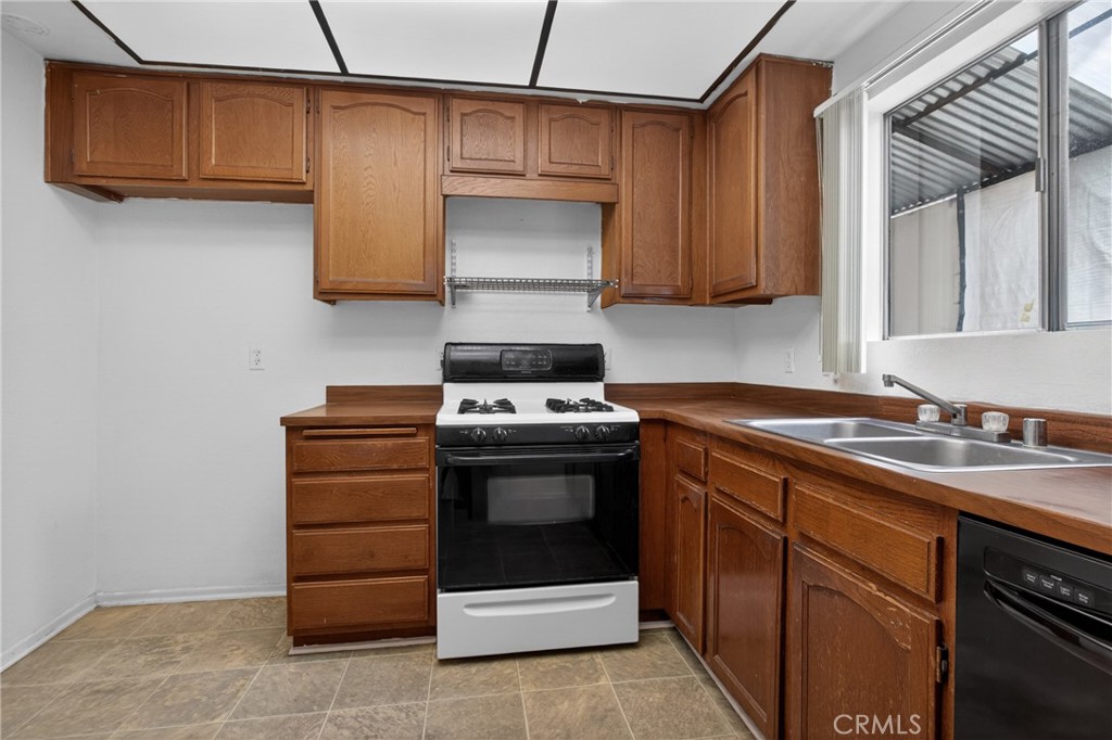 216 W Tujunga A Property Photo 12