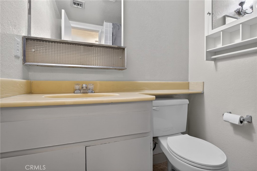 216 W Tujunga A Property Photo 17