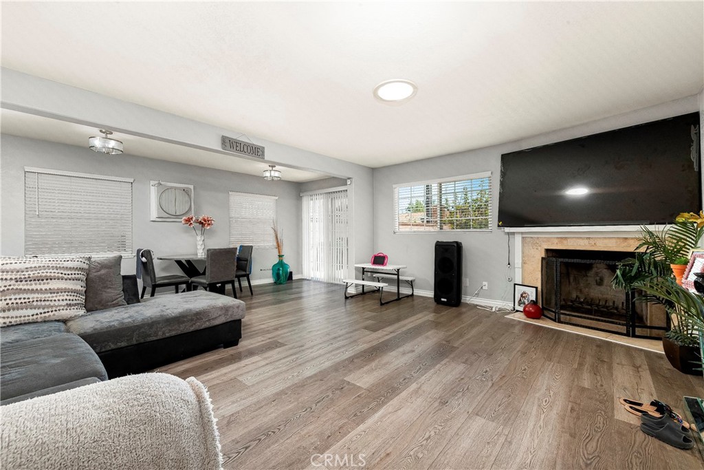 45046 18th W Property Photo 4