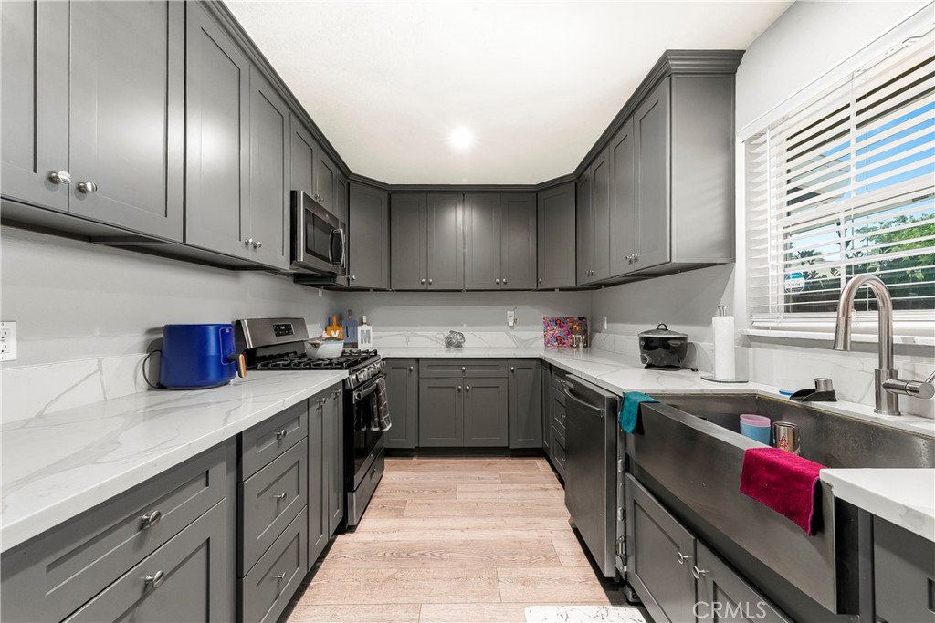 45046 18th W Property Photo 7