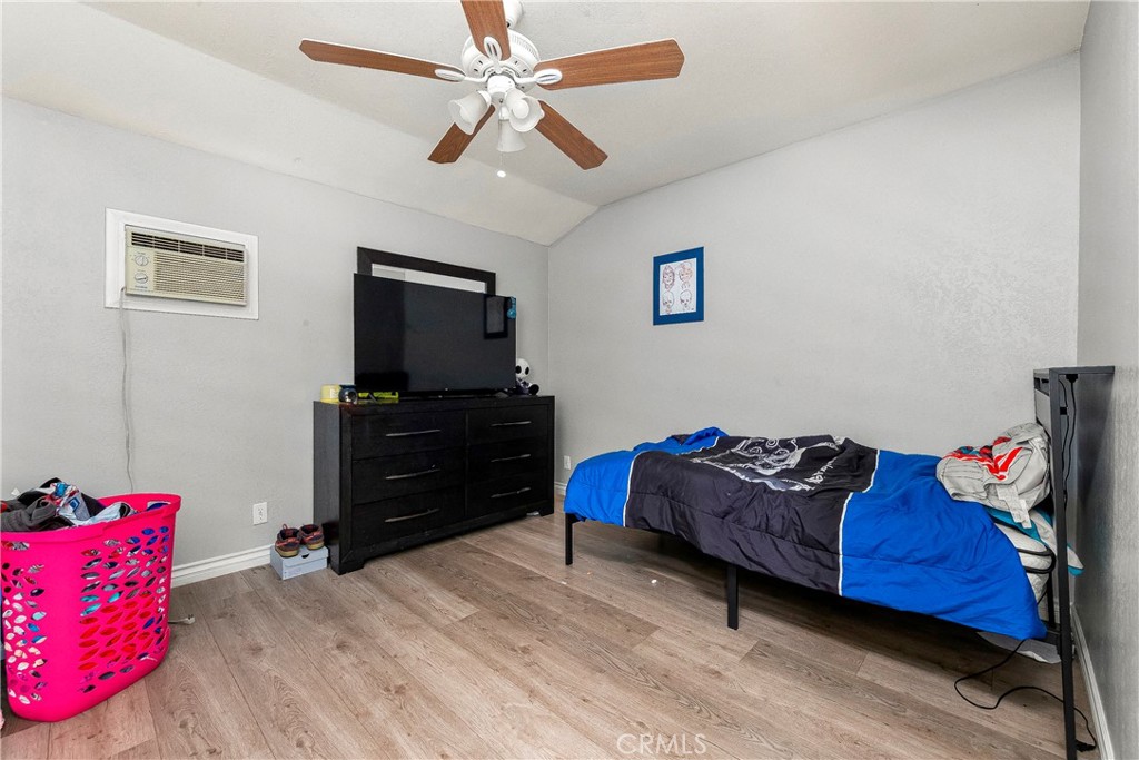 45046 18th W Property Photo 11