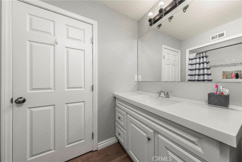 45046 18th W Property Photo 12