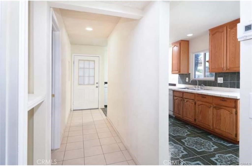 2130 Avenida Estrada Property Photo 2