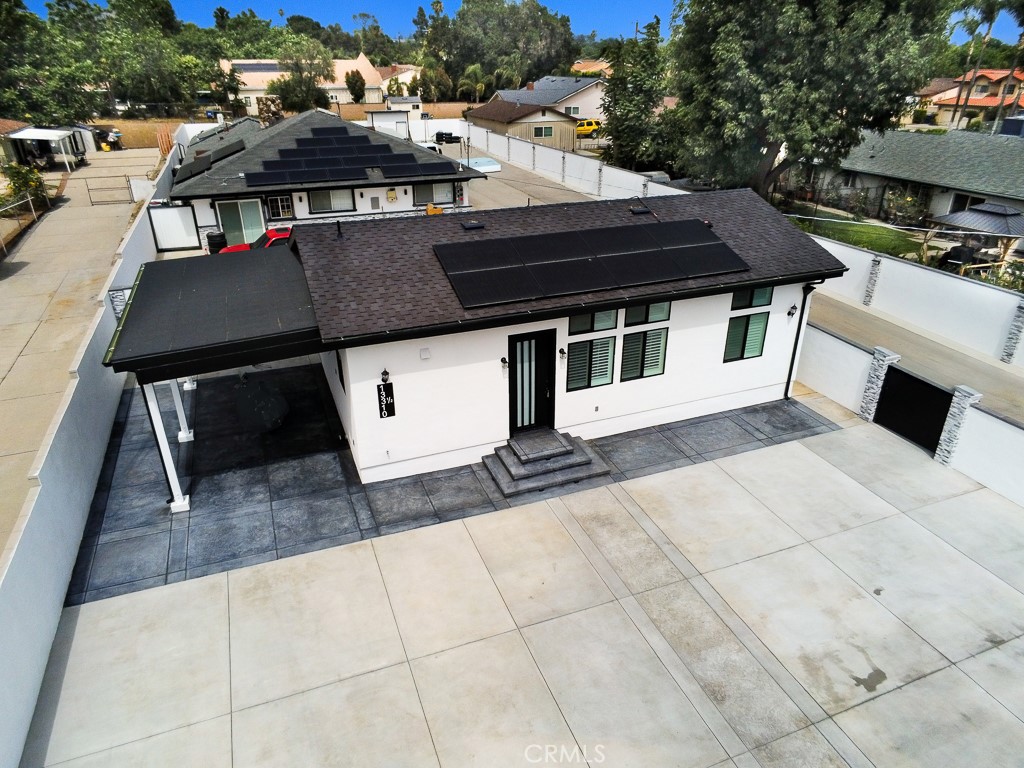 13310 1/2 Glenoaks Boulevard Property Photo 9