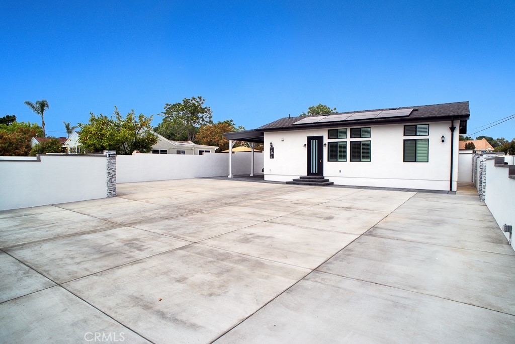 13310 1/2 Glenoaks Boulevard Property Photo 18