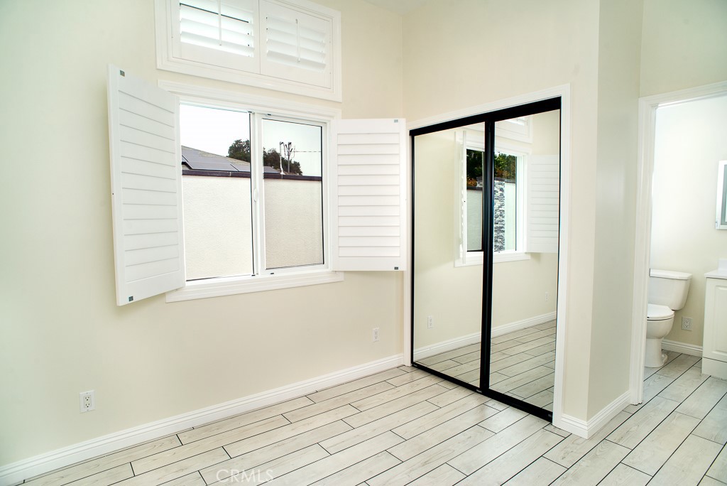 13310 1/2 Glenoaks Boulevard Property Photo 25