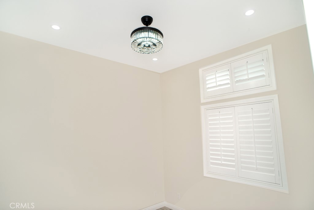 13310 1/2 Glenoaks Boulevard Property Photo 27