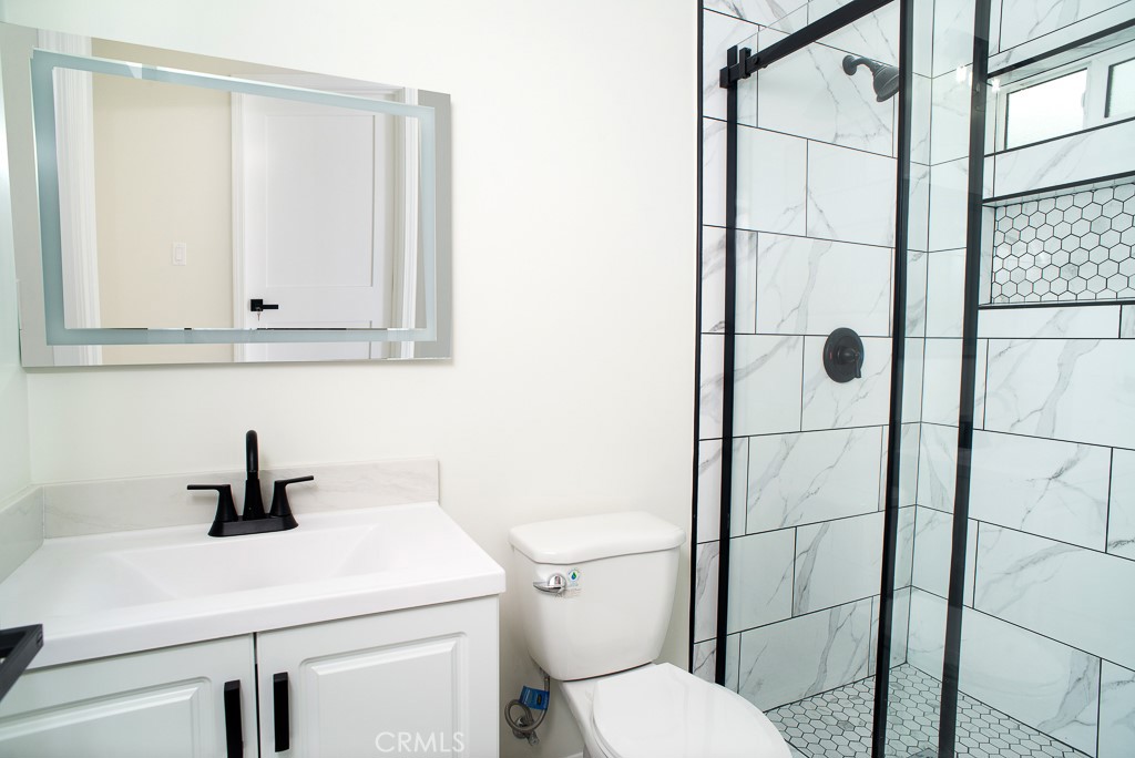 13310 1/2 Glenoaks Boulevard Property Photo 30