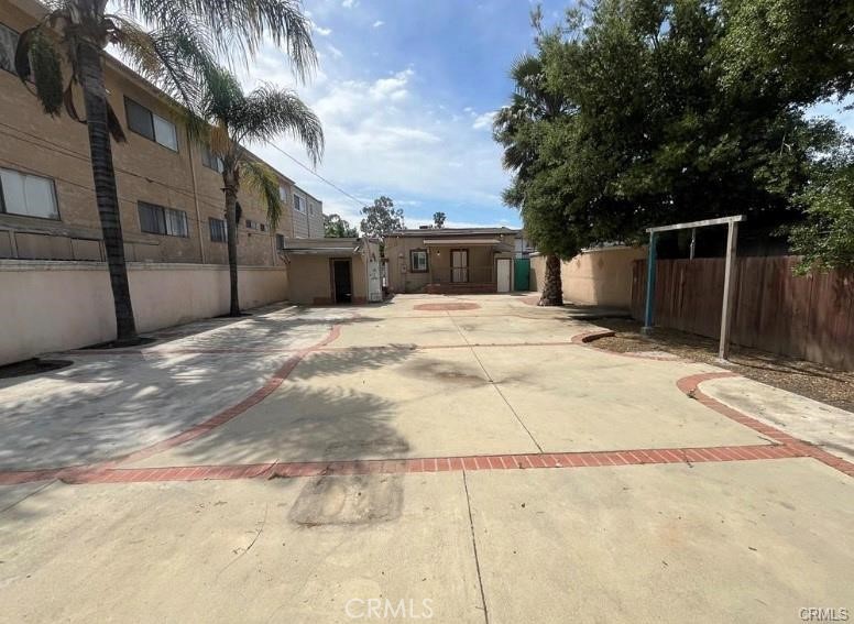 14717 Victory Boulevard Property Photo 1