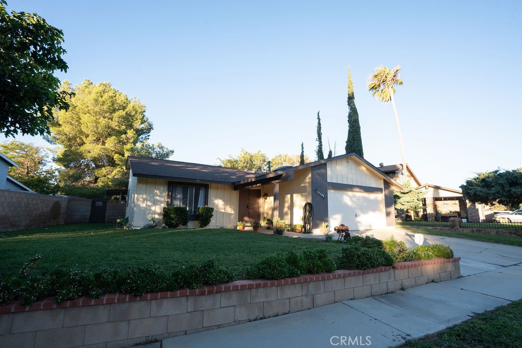 37406 3rd E Property Photo 3