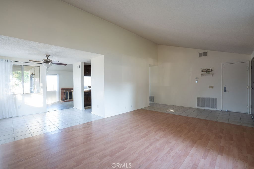 37406 3rd E Property Photo 4