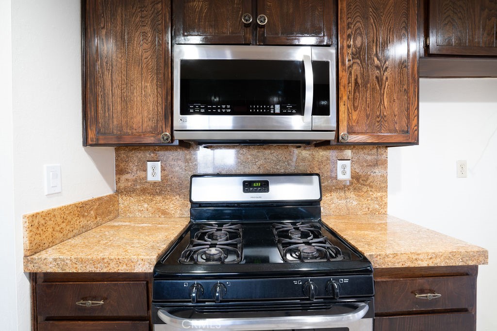 37406 3rd E Property Photo 14
