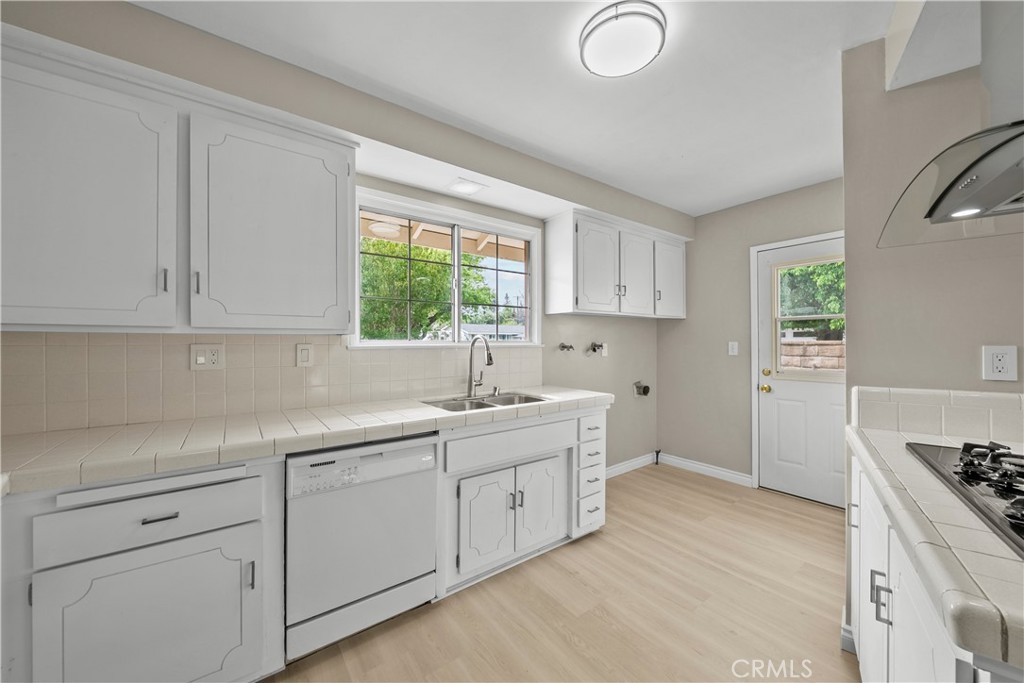 11600 De Celis Pl Property Photo 6