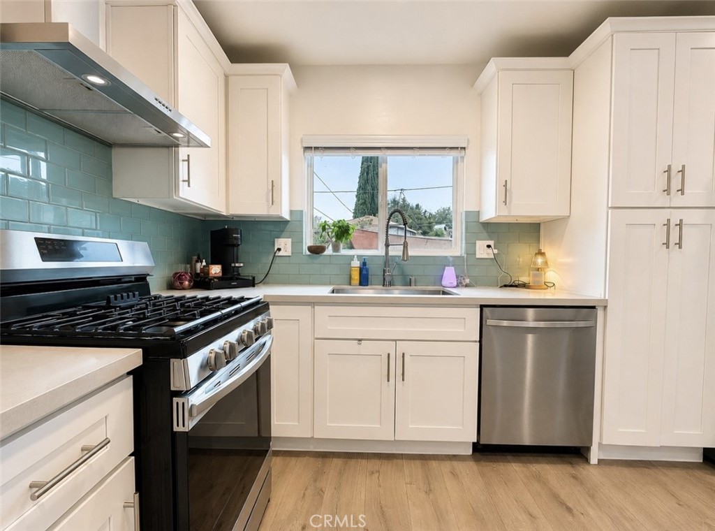 3422 Holyoke Property Photo 8