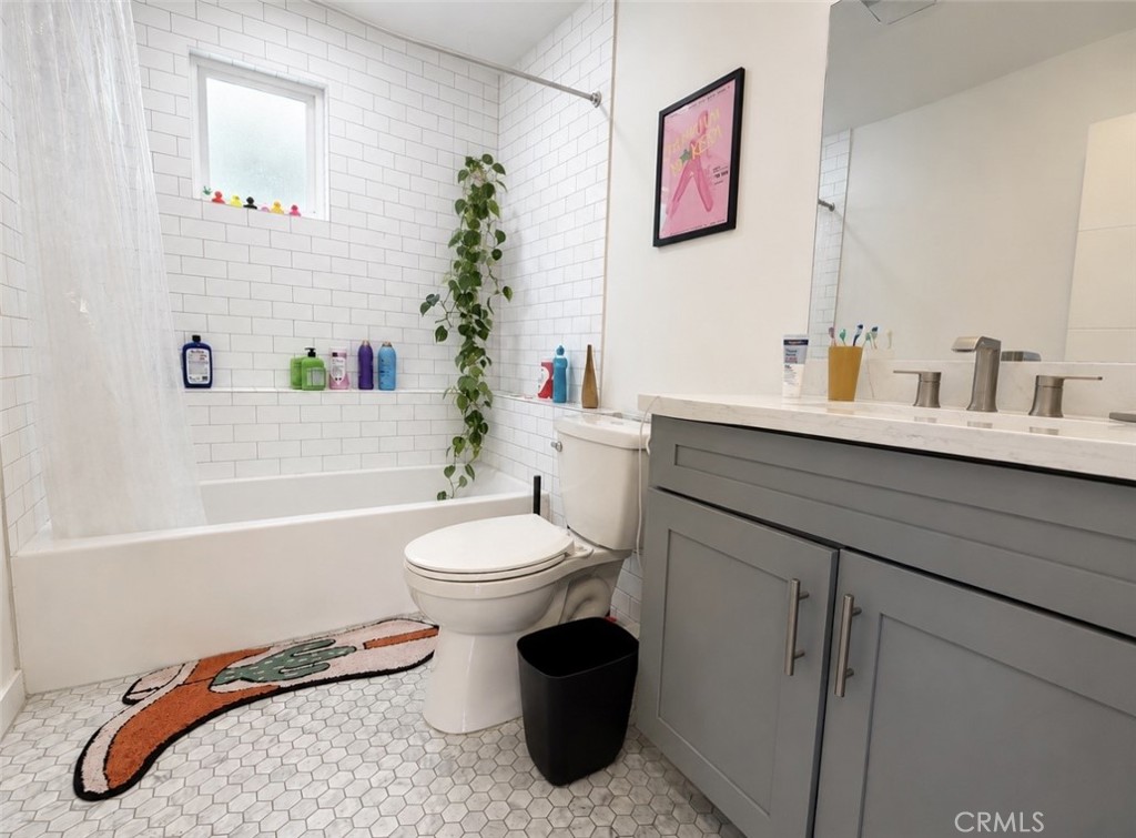 3422 Holyoke Property Photo 28
