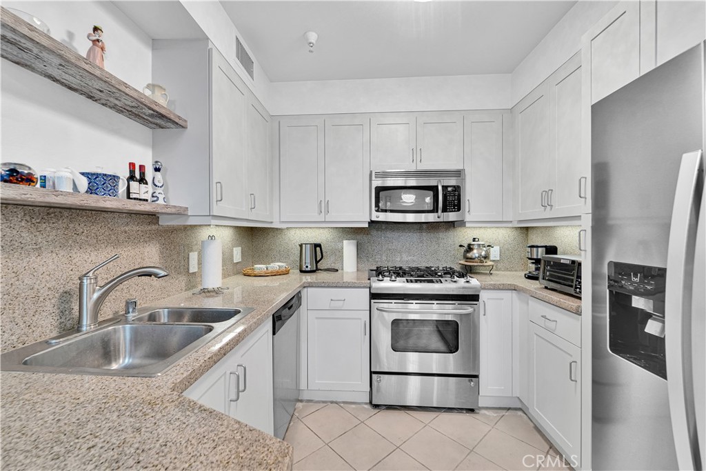 267 S San Pedro 218 Property Photo 12
