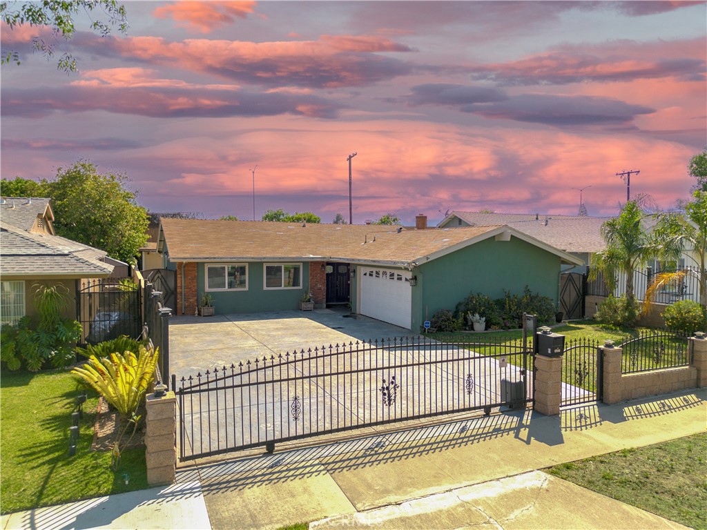 1712 E Granada Court Property Photo 1