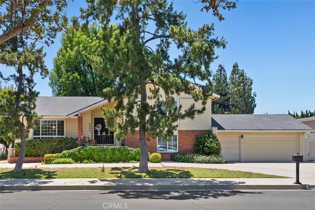 20000 Vintage Property Photo 3