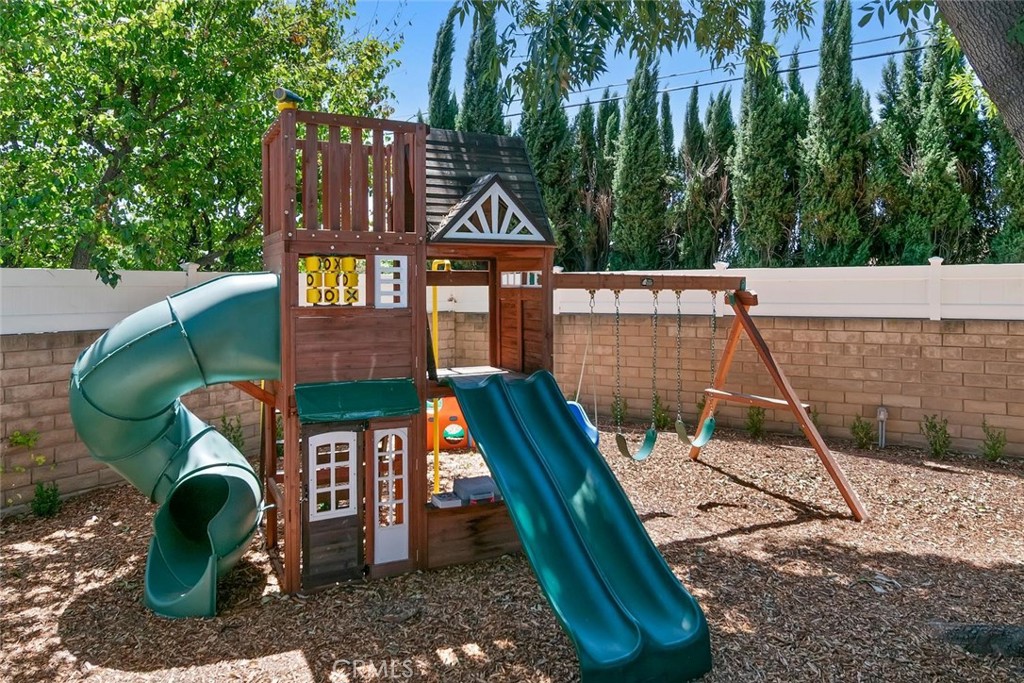 20000 Vintage Property Photo 22