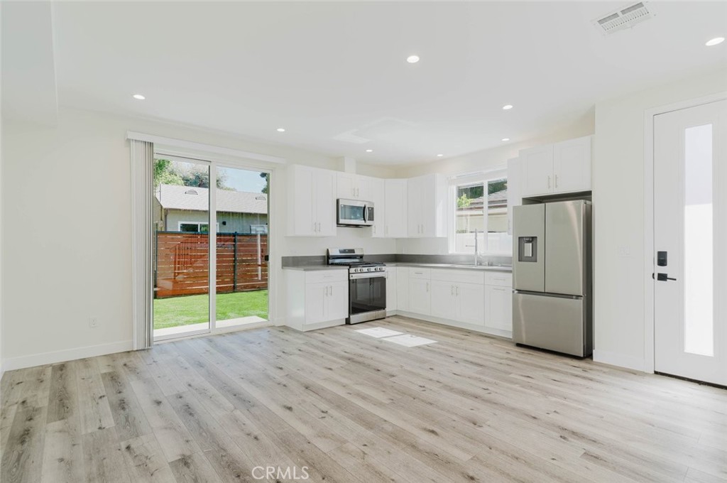 8107 Lemona Avenue Property Photo 2