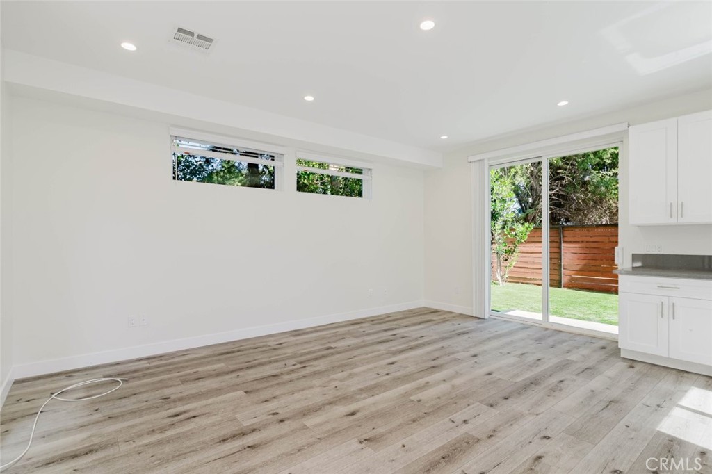 8107 Lemona Avenue Property Photo 3
