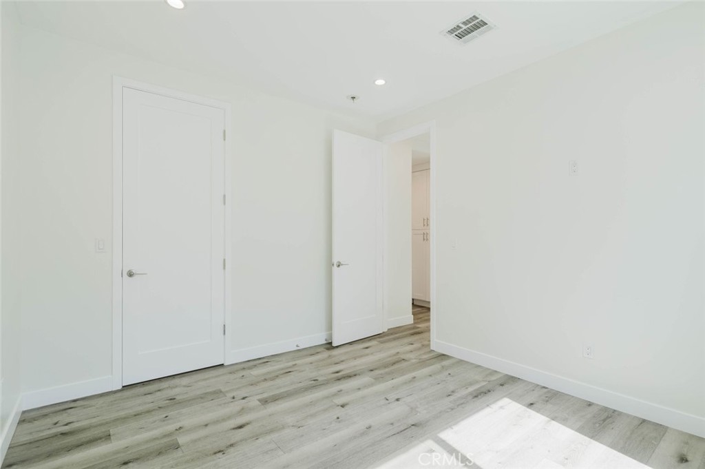 8107 Lemona Avenue Property Photo 6