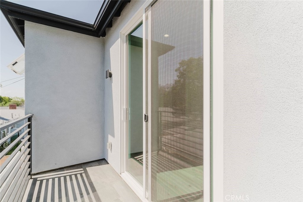 8107 Lemona Avenue Property Photo 14