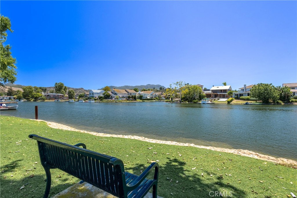 4100 Lake Harbor Lane Property Photo 33