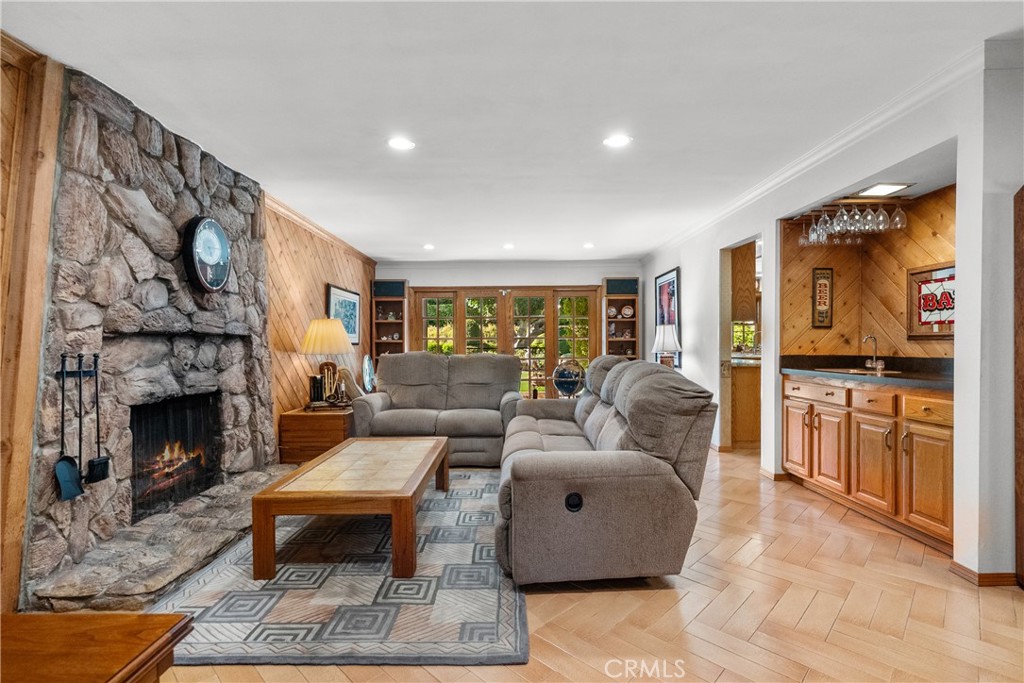 20619 Horace Street Property Photo 11