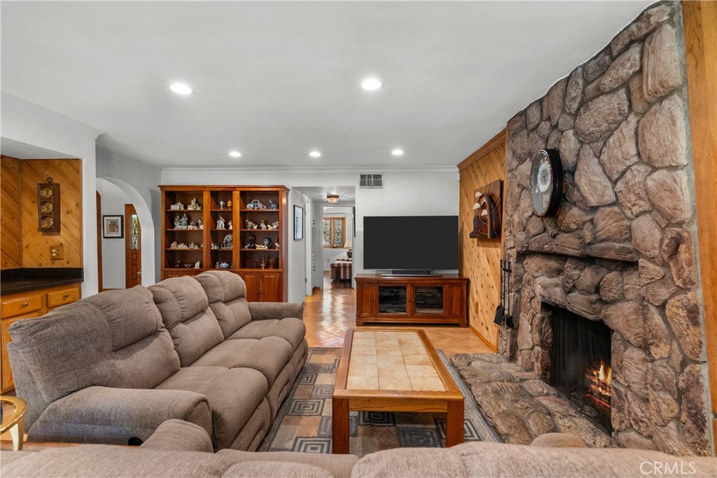 20619 Horace Street Property Photo 12