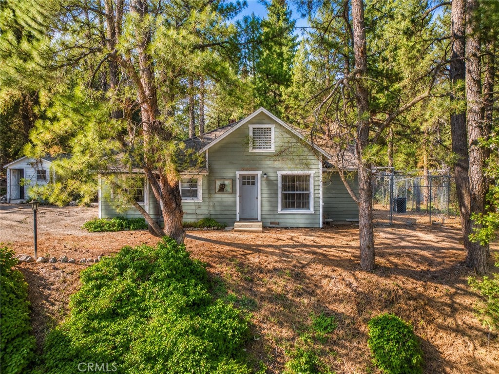 4013 Encino Property Photo 1