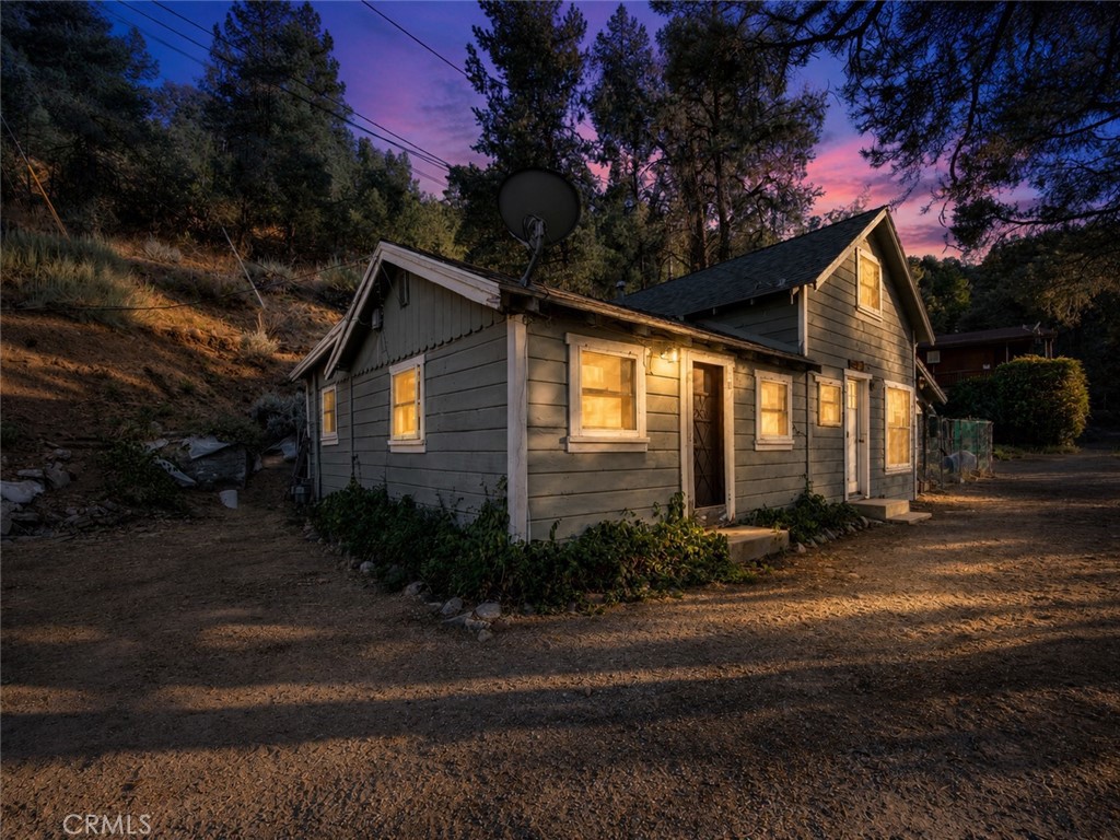 4013 Encino Property Photo 2