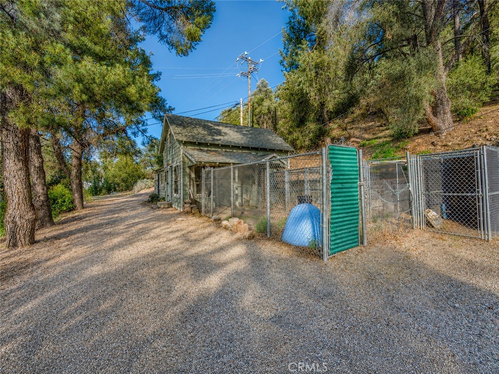 4013 Encino Property Photo 9