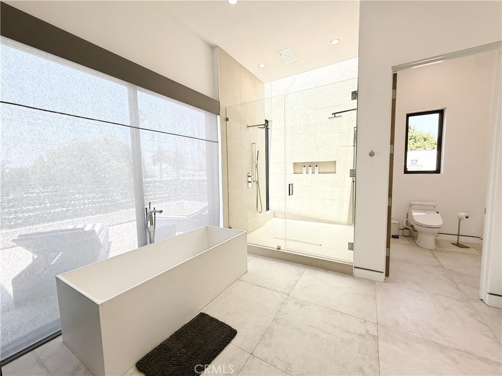 415 N Martel Avenue Property Photo 25