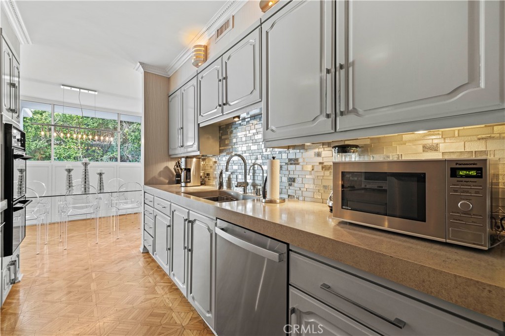 8787 Shoreham Drive 201 Property Photo 6
