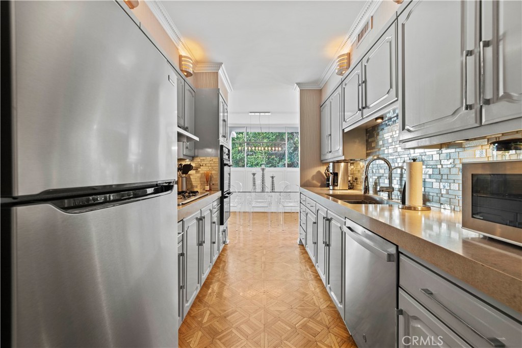 8787 Shoreham Drive 201 Property Photo 8