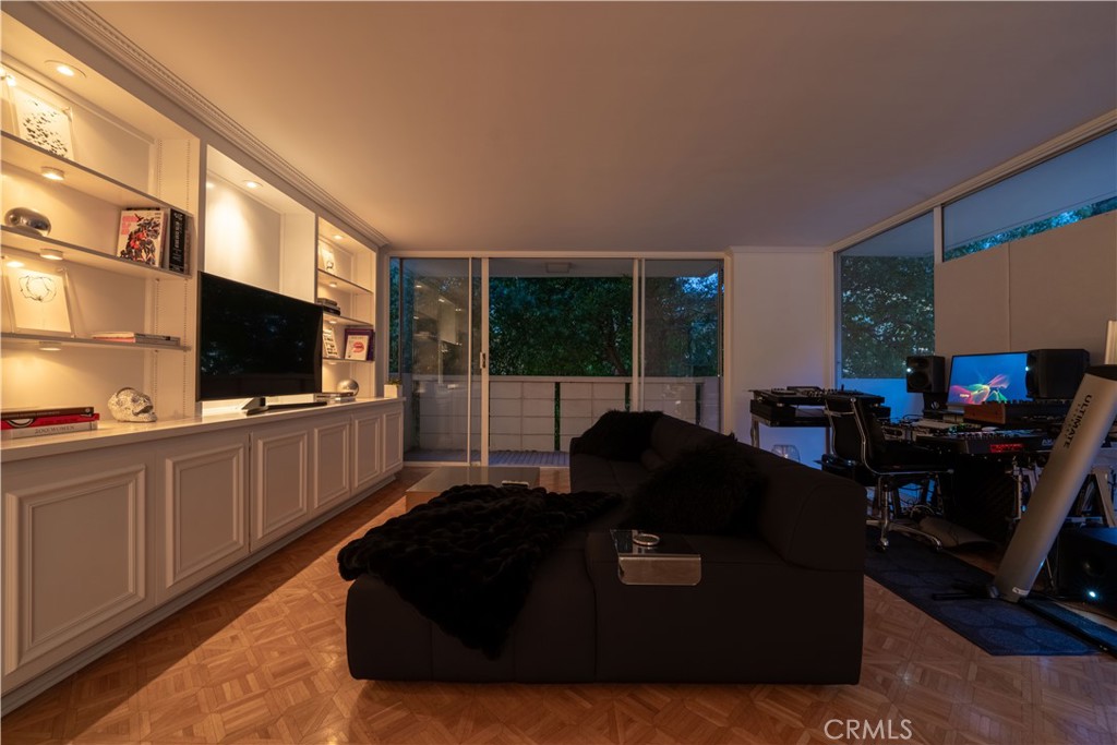 8787 Shoreham Drive 201 Property Photo 20