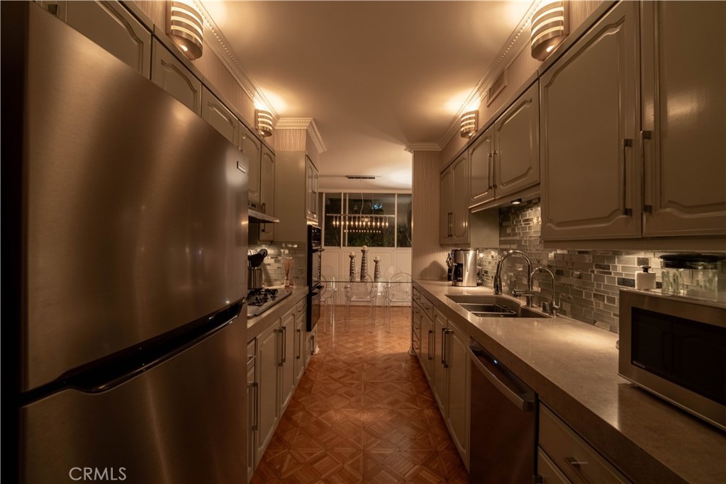 8787 Shoreham Drive 201 Property Photo 22