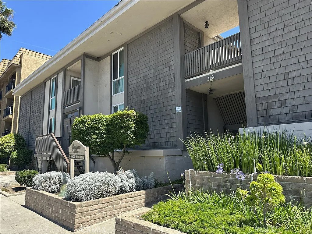 3500 Elm 10 Property Photo 1