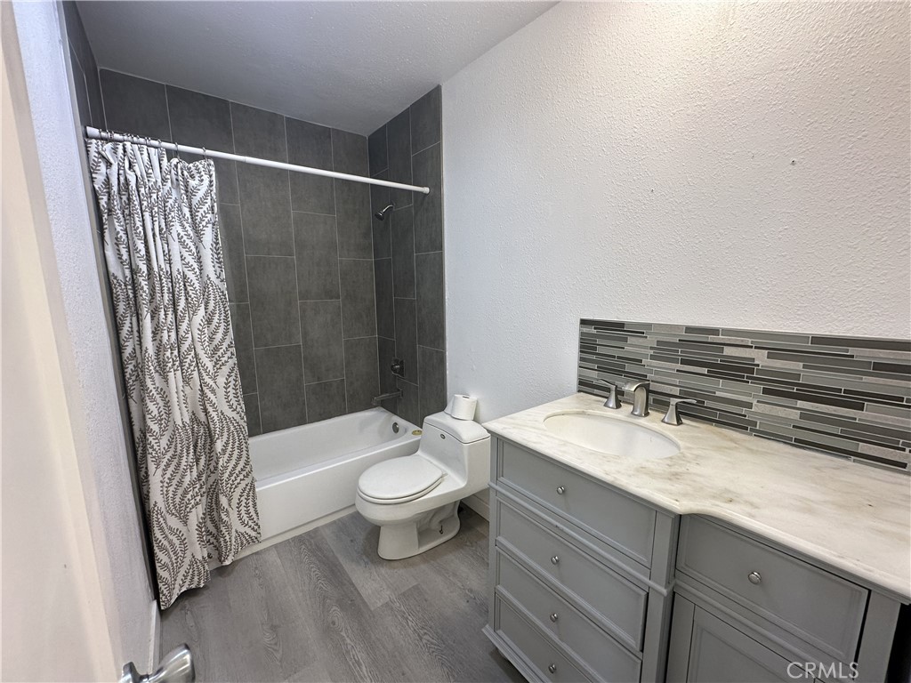 3500 Elm 10 Property Photo 5