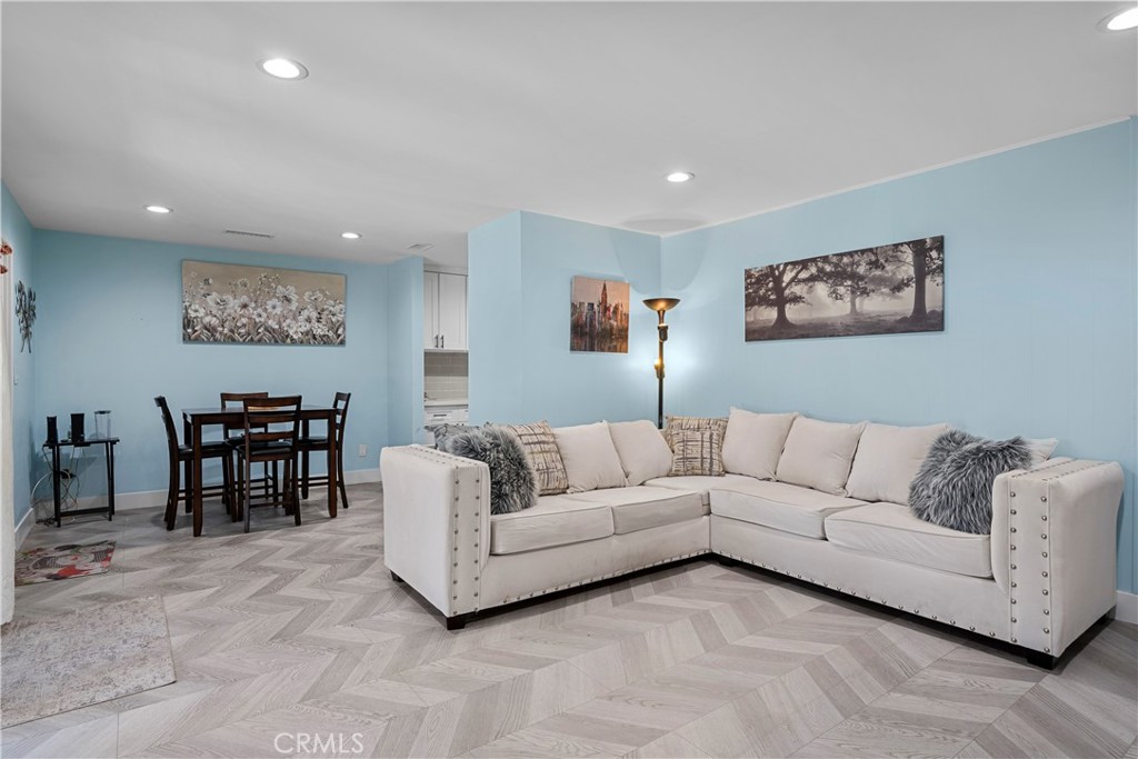 20110 Kinzie Property Photo 5