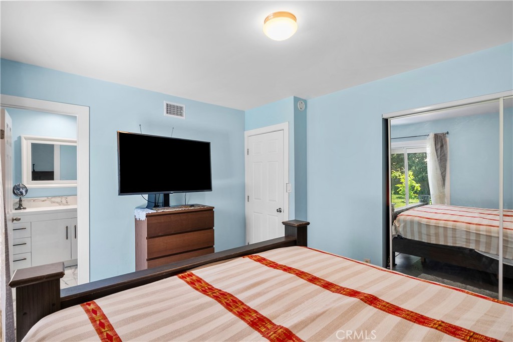 20110 Kinzie Property Photo 10