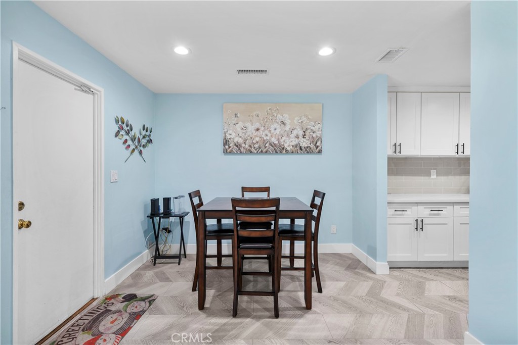 20110 Kinzie Property Photo 13