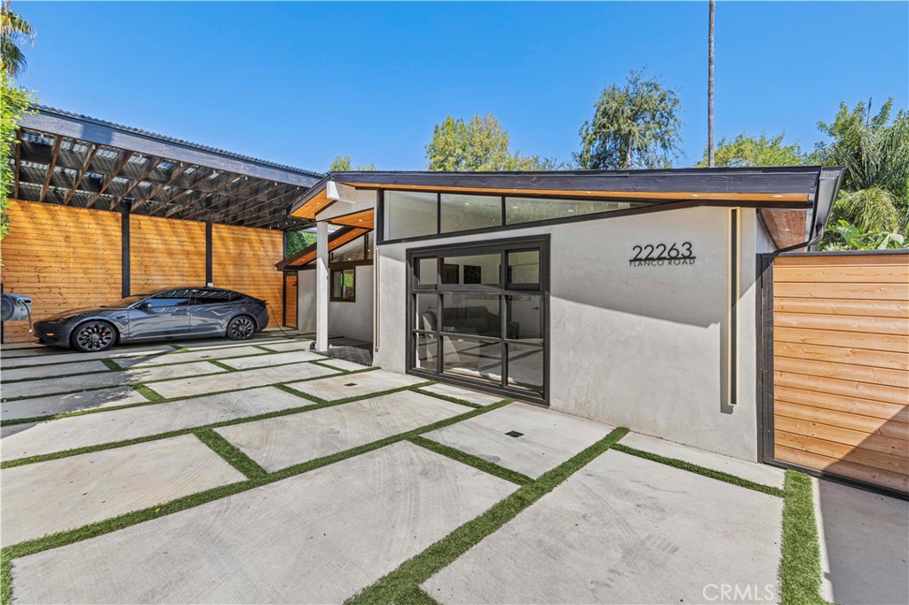 22263 Flanco Property Photo 8
