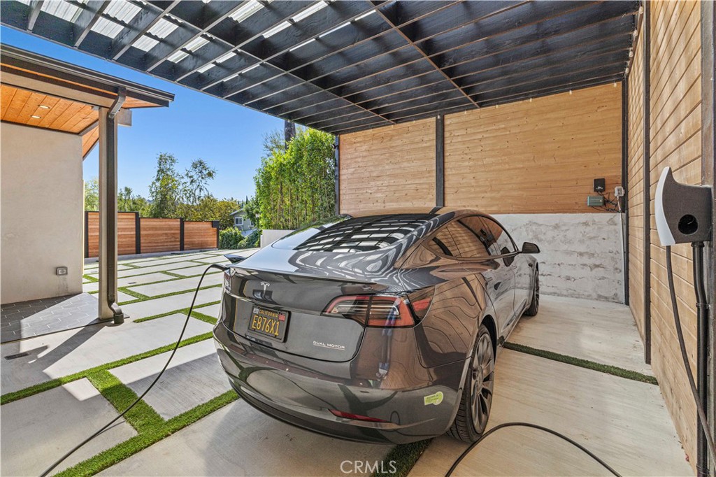 22263 Flanco Property Photo 9