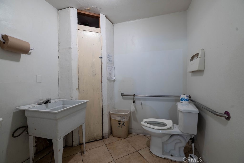 12650 Sherman Way Property Photo 19