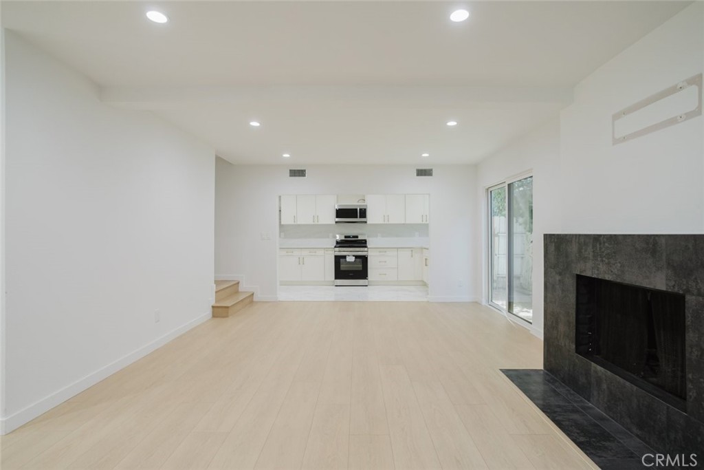 8740 Willis Avenue 6 Property Photo 14