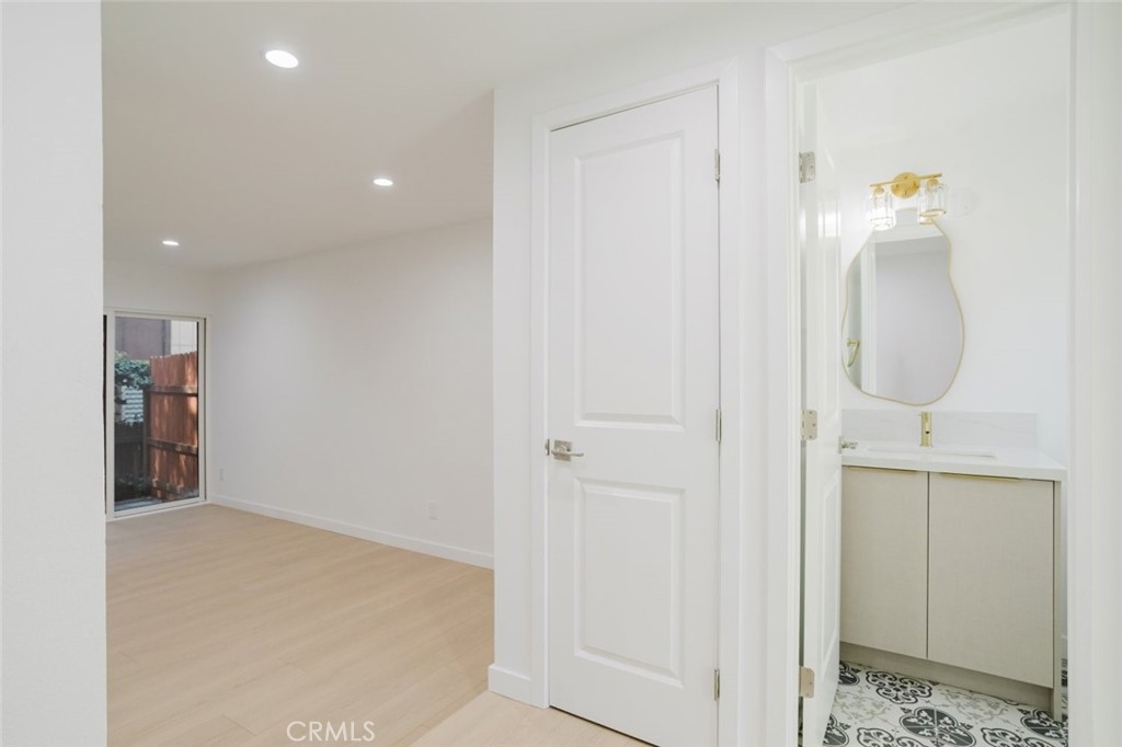 8740 Willis Avenue 6 Property Photo 21