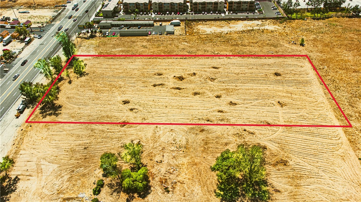 15254 Foothill Property Photo 3